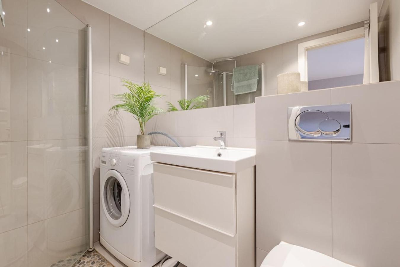 Staymate Apartment. 500m From The Royal Palace