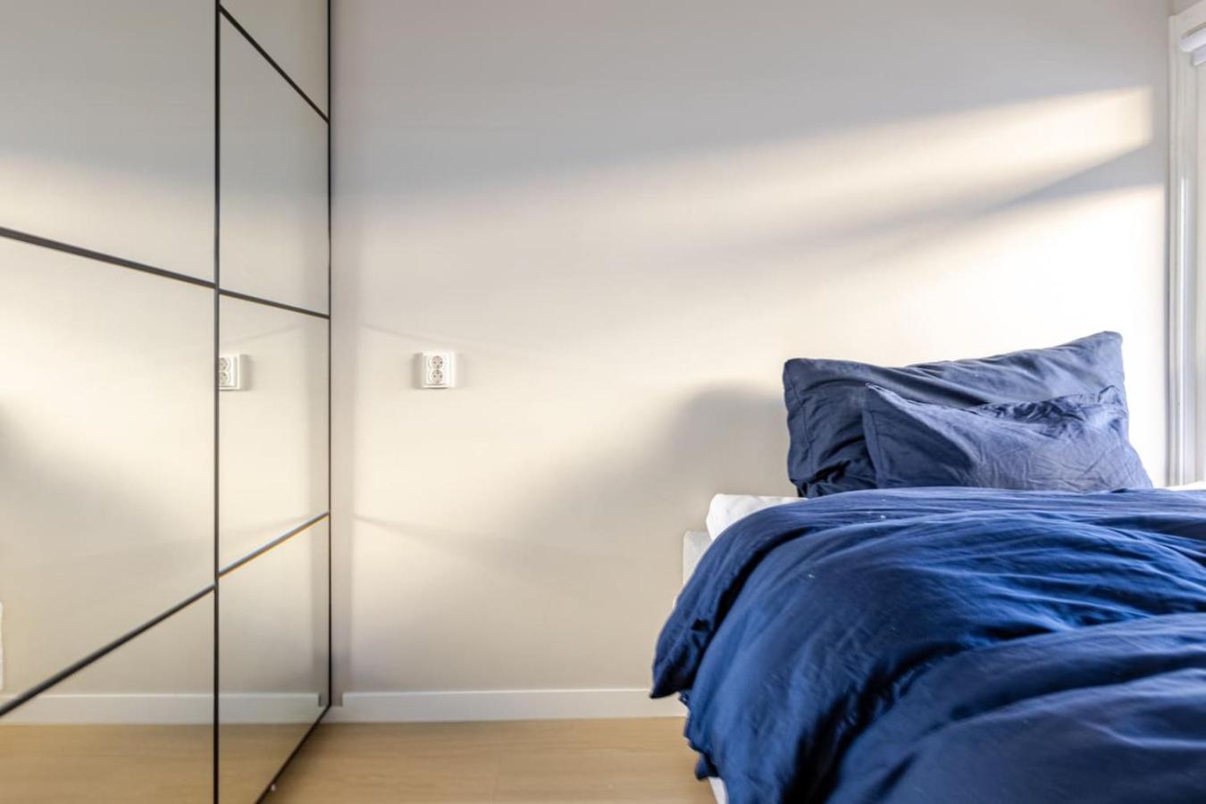 Staymate Apartment. 500m From The Royal Palace Apartment